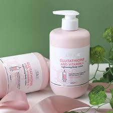 MENIAN LIGHTENING BODY LOTION 450ML ASS